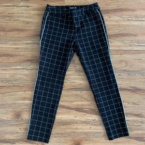 Old Navy Pixie Ankle Pant Size 4 Black and White
